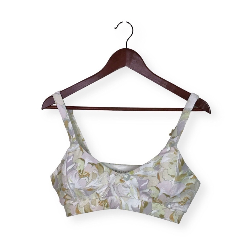 NWOT Saltwater LUXE Aspire Sports Bra in Petal Blooms Size XLarge.